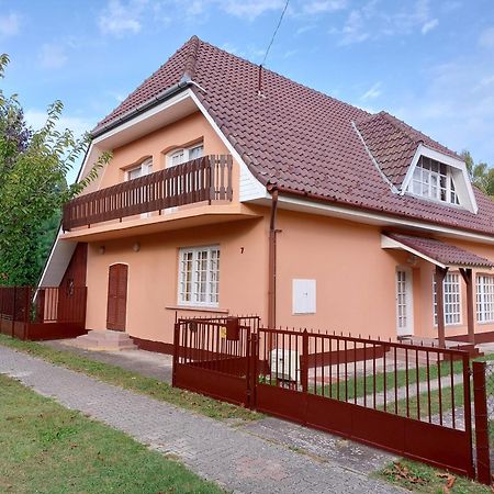 Holiday House Retro Szántód Exteriör bild